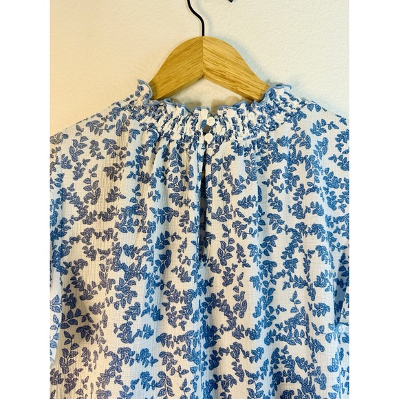 Melloday Short Sleeve Top Size Large Blue Floral Ruffle Neck - Picture 4 of 11